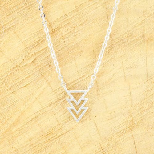 Ketting minimalistische driehoekjes zilver