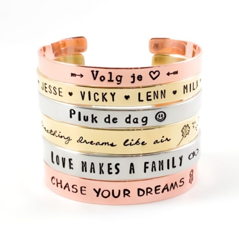 Persoonlijke tekst armband – zilver / goud / roségoud – 6 lettertypen – smal of breed