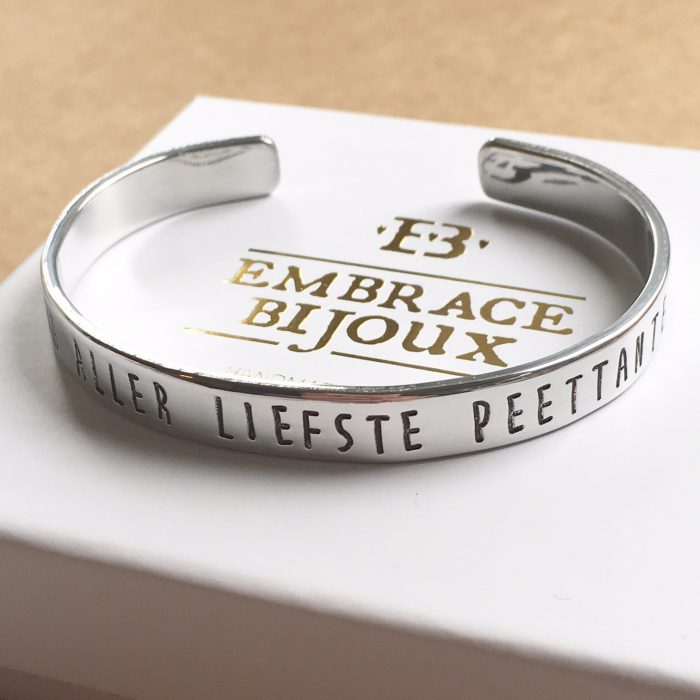 Gepersonaliseerde armband met tekst peettante vragen