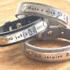Leren armband met tekst plaatje (verschillende lettertypen & kleuren leer)-9437