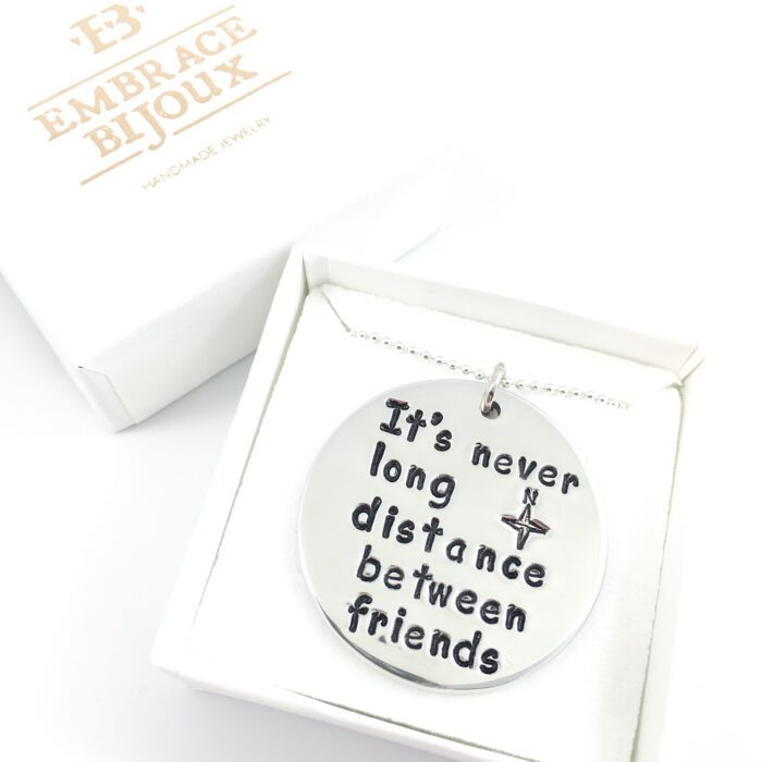 Lange ketting met tekst its never long distance between friends