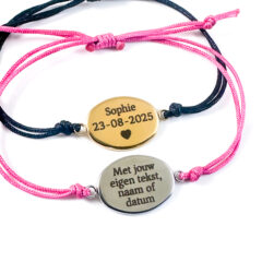 Armbandje met foto ovaal - met tekst naam datum op de achterkant gegraveerd - geknoopt foto armband van koord met gravure