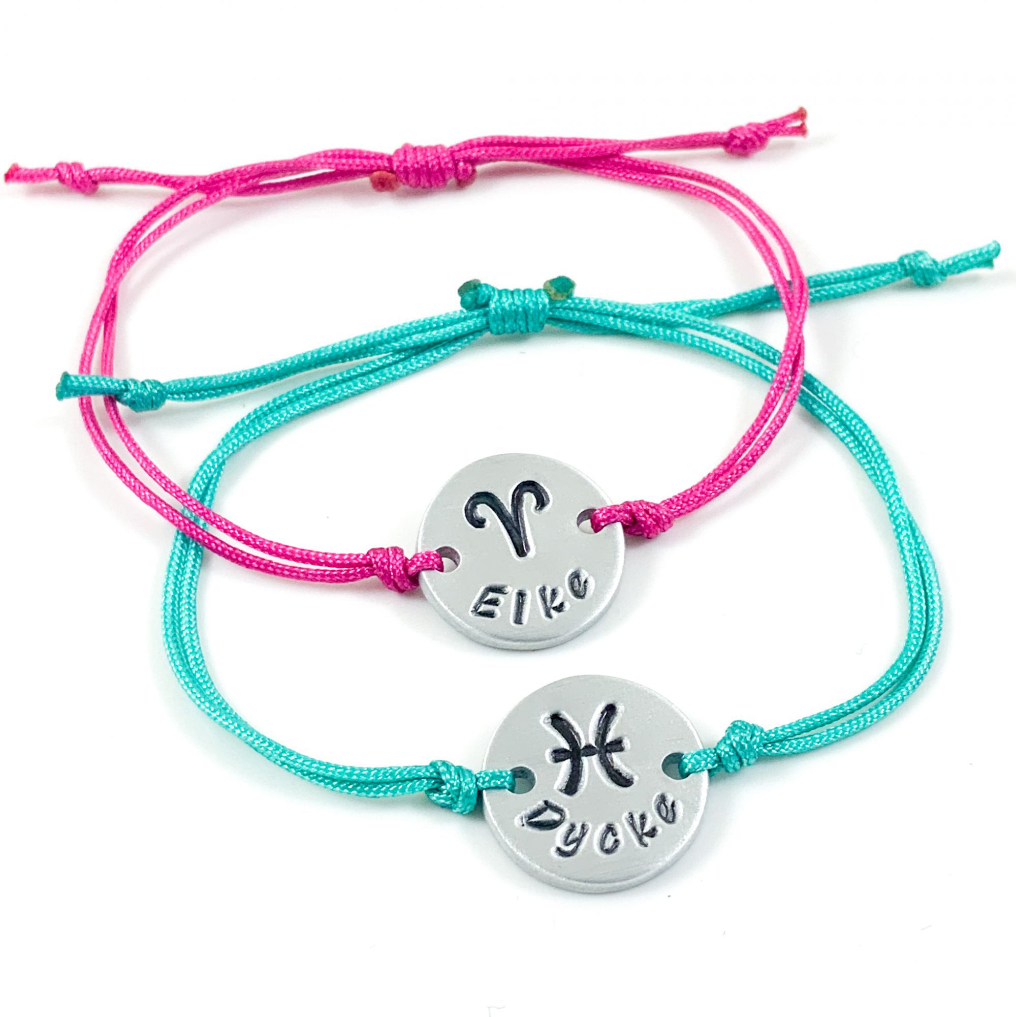 Armbandje met naam en symbool (20 kleuren koord)