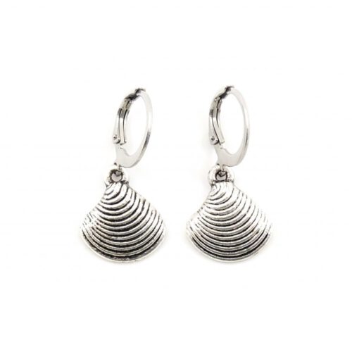 Oorbellen met schelpje zilver