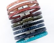 Armband leer gepersonaliseerd met tekst naam namen datum - leren armbandje verschillende kleuren