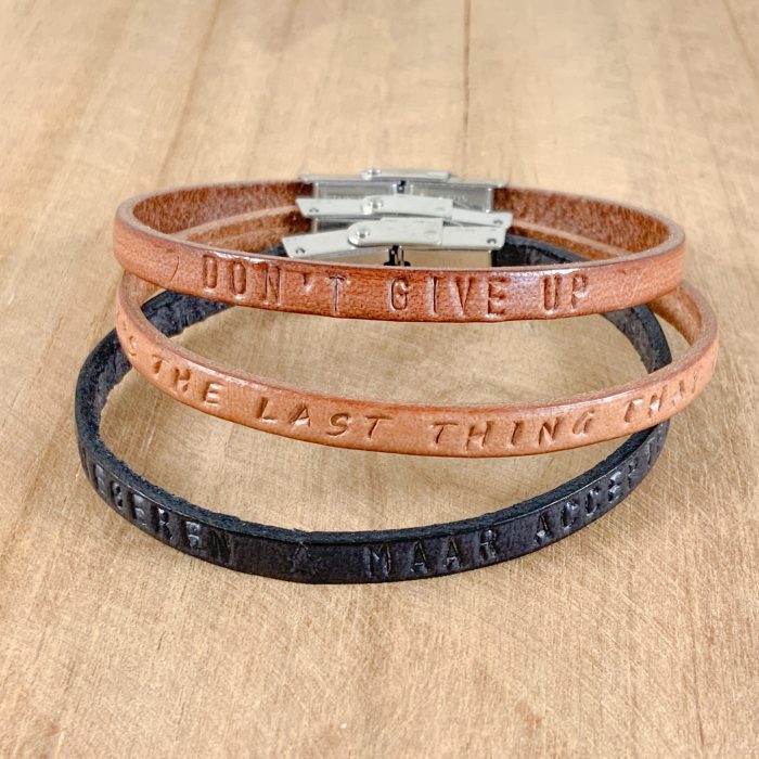 Armbandje met tekst leer - gepersonaliseerd met quote don't dive up - mindfullness