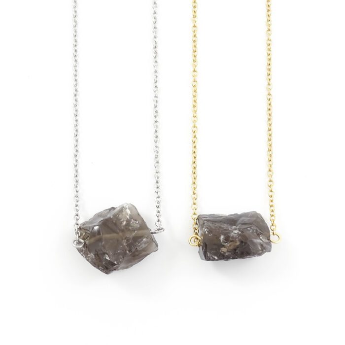 'Raw stone' ketting rookkwarts - zilver of goud staal