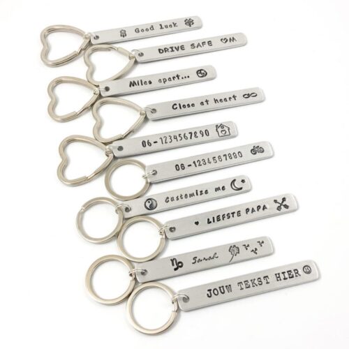 Sleutelhanger met tekst of telefoonnummer of namen of datum met symbool sterrenbeeld hartje infinity cadeau gepersonaliseerd