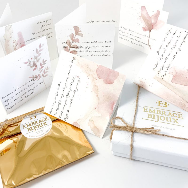 Sieraad met cadeau kaartje met gedicht gepersonaliseerde sieraden webshop