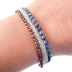Armbandjes met edelsteen kralen 925 zilver - granaat, maansteen, lapis lazuli - rood wit blauw - edelsteen armbandje combineren tot wikkel armband