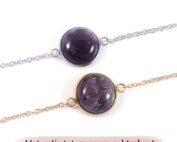 Armbandje amethist edelsteen rond – zilver of goud stainless steel - met gravure achterkant bedel - gegraveerde armband