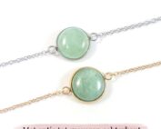 Armbandje groene aventurijn edelsteen rond – zilver of goud stainless steel - met gravure achterkant bedel - gegraveerde armband