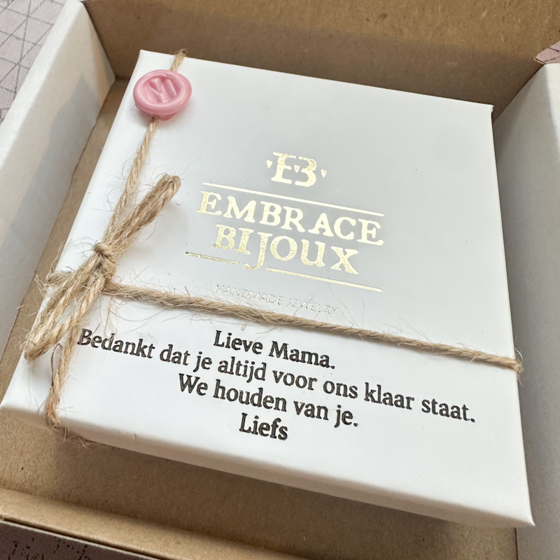 Gepersonaliseerde verpakking: sieraden cadeau doosje met lasergravure
